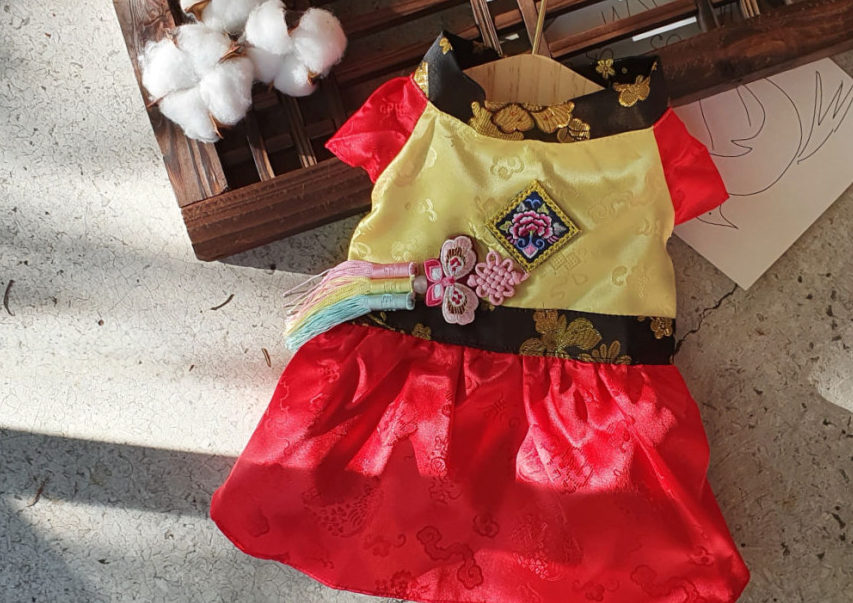 Puff Norigae Hanbok