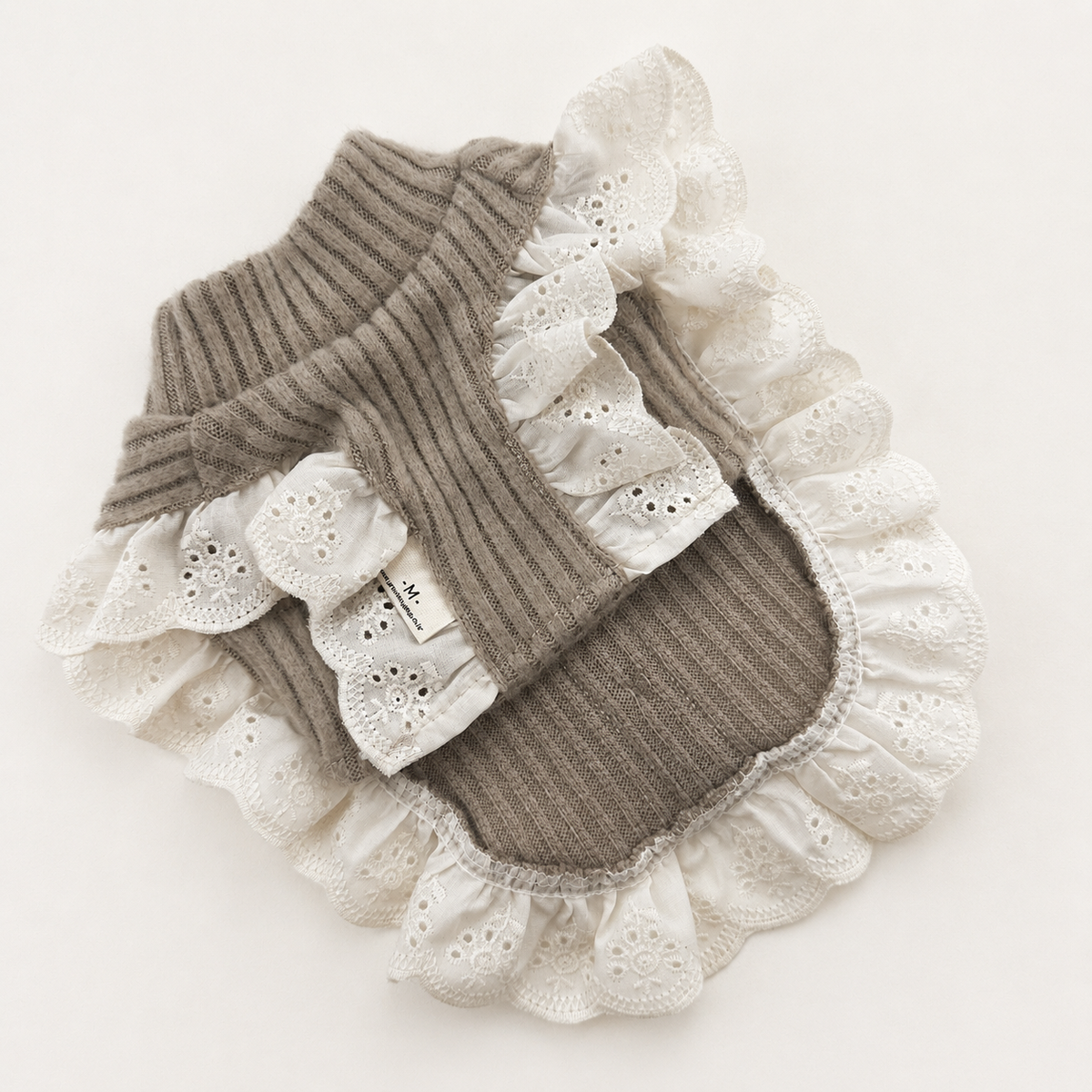 Race Ruffle Ribbed Bib