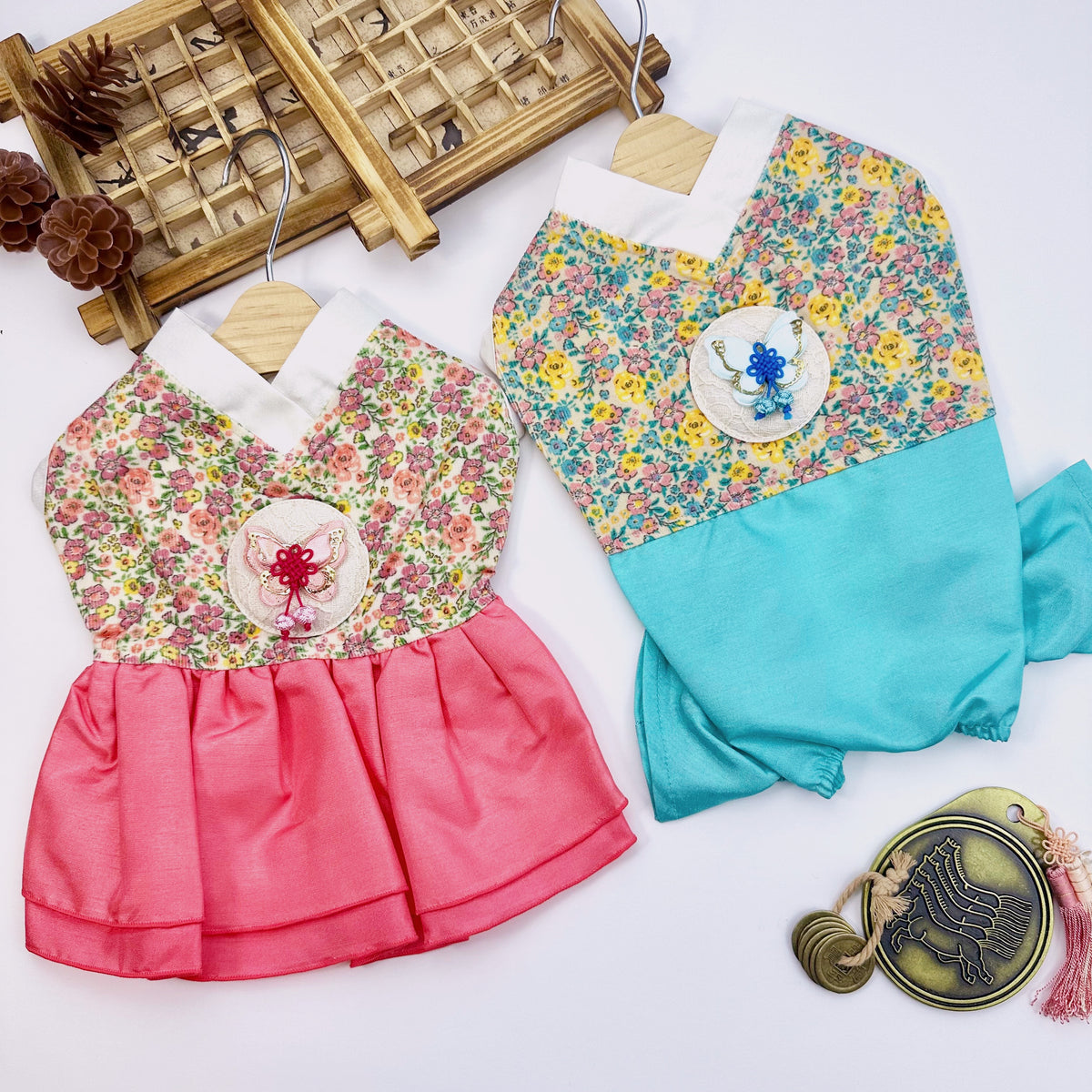 Retro Floral Pet Hanbok