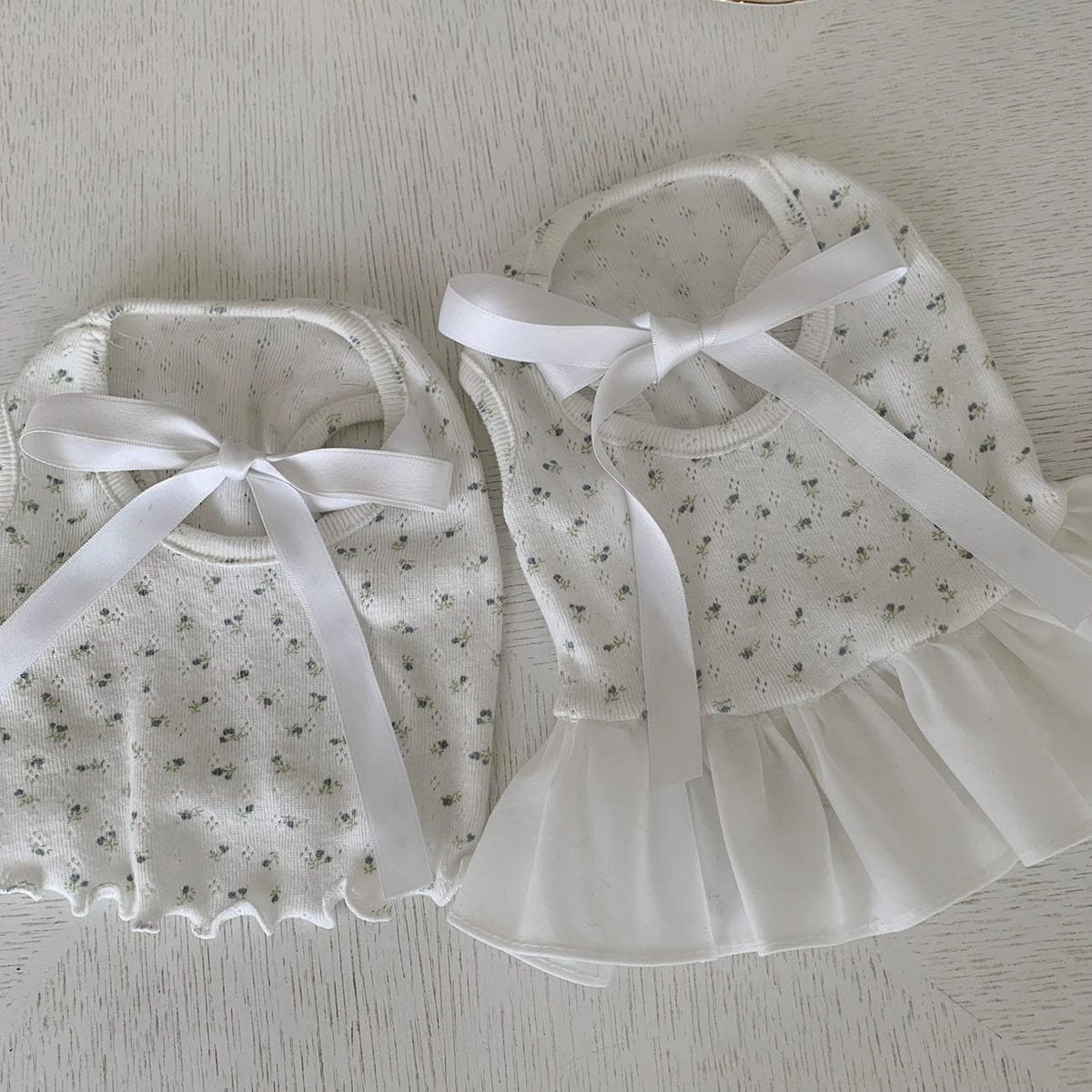 NKpup tiny flower print pet shirt and dress set with white ribbon bows