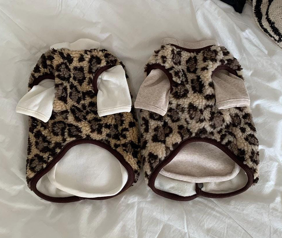 NKpup leopard print fleece dog vests with white sleeves
