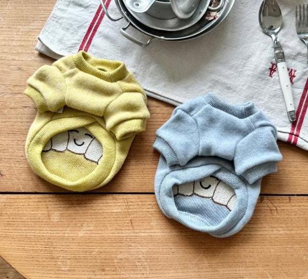 Maison Fleece Dog Sweatshirt, Bread Pattern, Sporty Ribbed Trim - NKpup