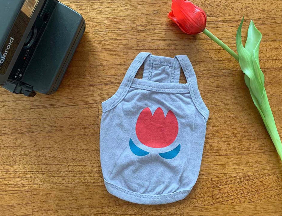 NKpup washed cotton sleeveless grey dog shirt with a red and blue tulip graphic