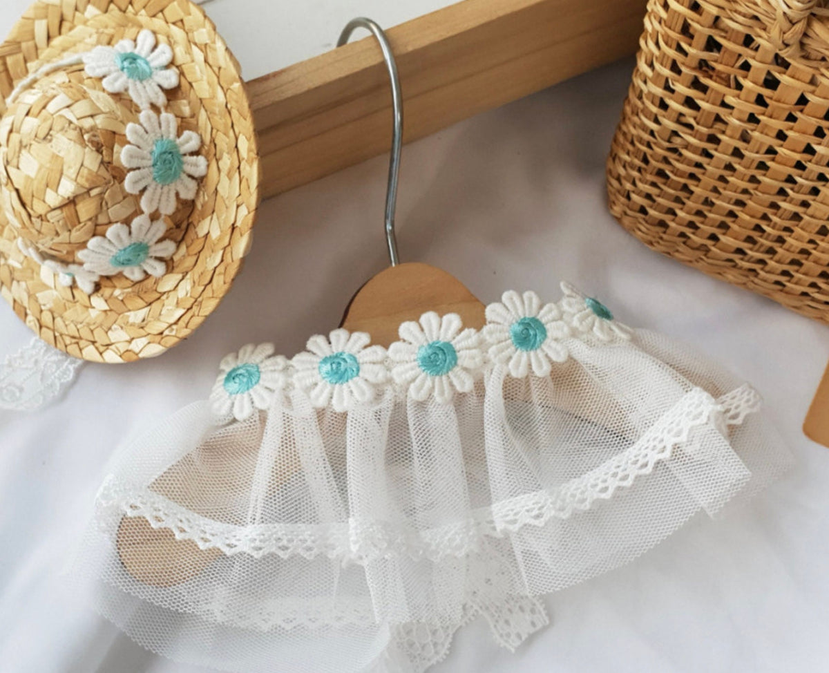 Daisy Lace Dog Cape in white tulle with embroidered daisy flower details.